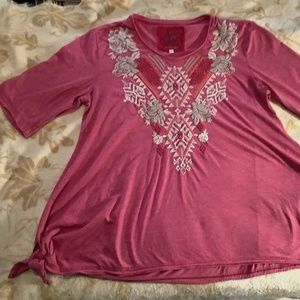 Johnny Was/JW Los Angeles Joy Love Light Embroidered tee shirt L